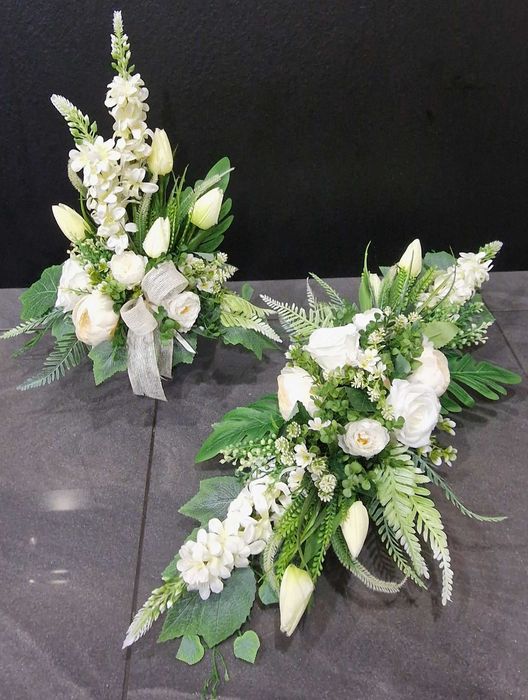 Komplet kompozycji kwiatowych na grób stroik + wkład do wazonu WG207