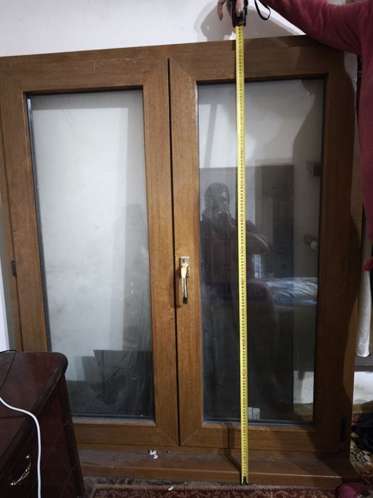 Окно пластиковое метал золотой дуб