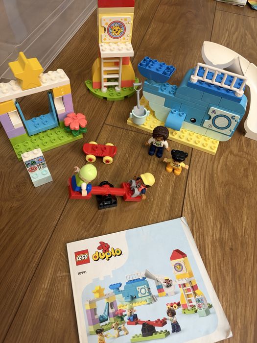 Lego Duplo дитячий майданчик.