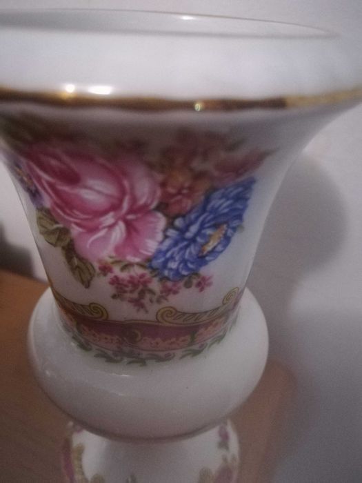 Peça decorativa LIMOGE com numeração entre outras coisas