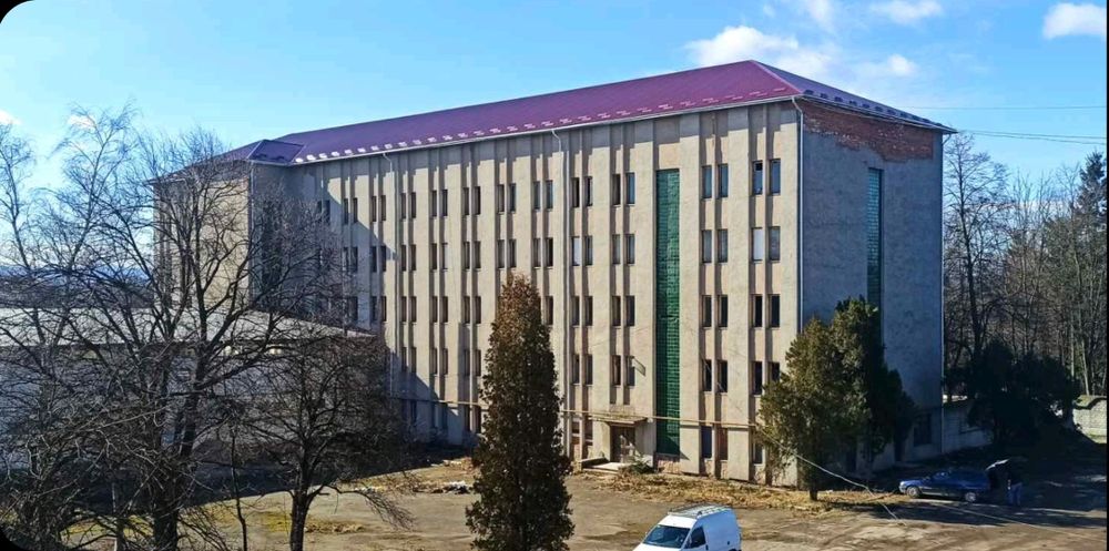 Продаж комерційного приміщення 5-ти поверхової адмінспоруди з актовим