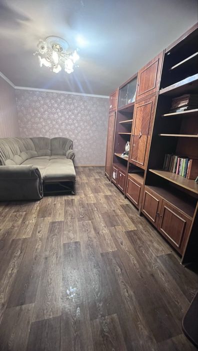 Квартира подобово!зайнята до березня