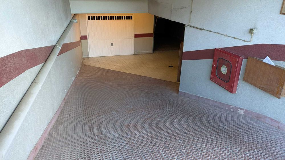 Garagem box para arrendamento