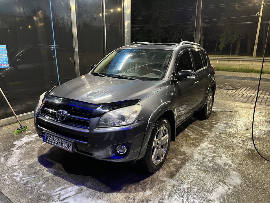 Продам Toyota RAV4 2010 року Европа, двигун 2.2 D-CAT, 177 к.с.