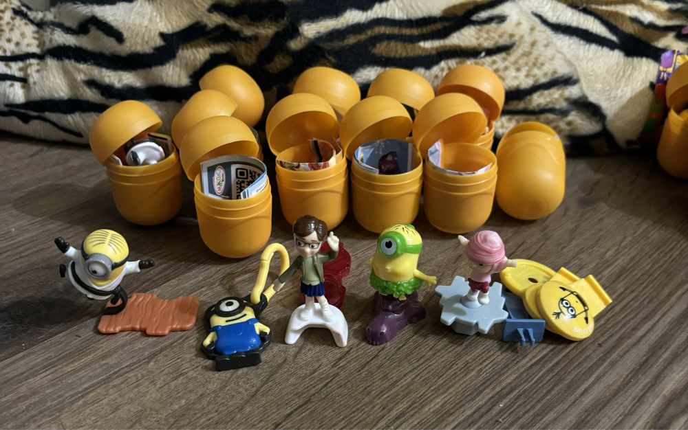 Нові Кіндер мінйони посіпаки фото