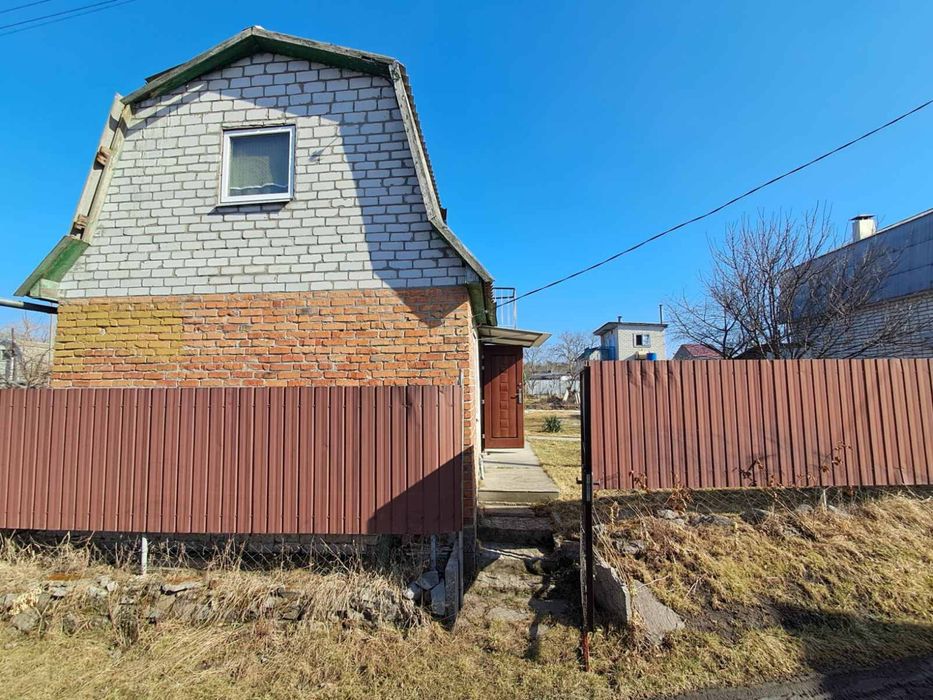 Продам дачу на Будівельник