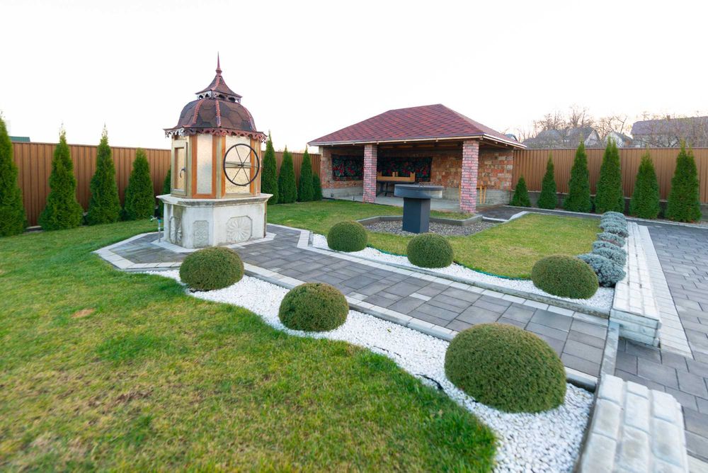 Особняк 280,0 м кв. сучасний ремонт, меблі, техніка, 0,18га.