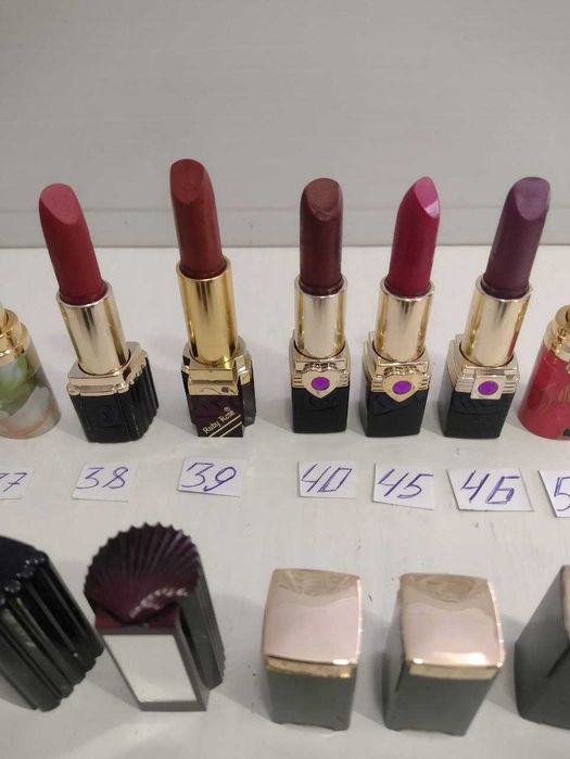 Помада Ruby Rose.