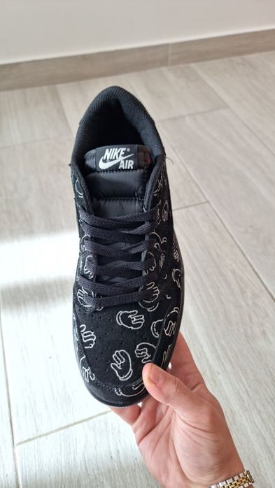 Jordan 1 low x kaws
