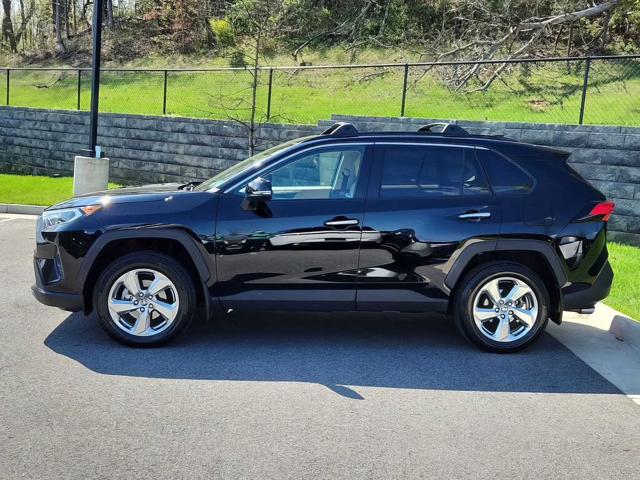 Toyota RAV4 Limited      2021