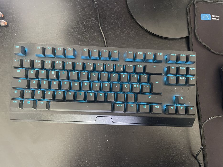 Monitor, teclado e rato gaming