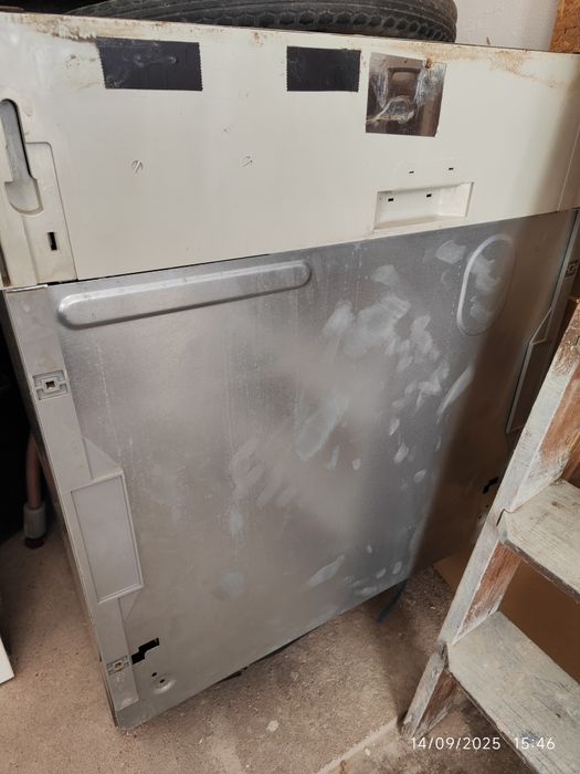 Máquina lavar loiça Ariston LI645A encastrar