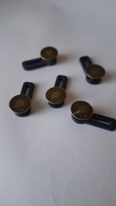 Przedłużacze guzików.