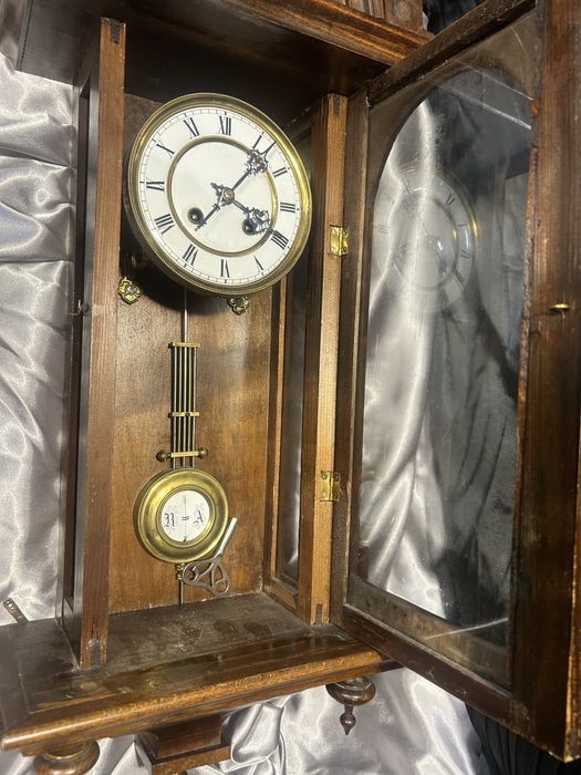 Zegar wiszący ścienny – rzeźbiona drewniana oprawa – styl klasyczny