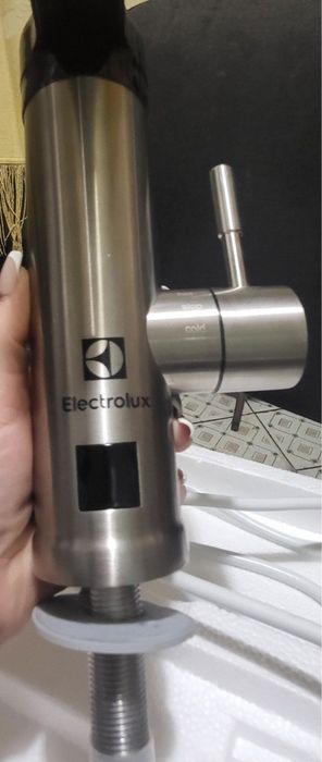 Електроводонагрівач проточний Electrolux Tptrc S EEC