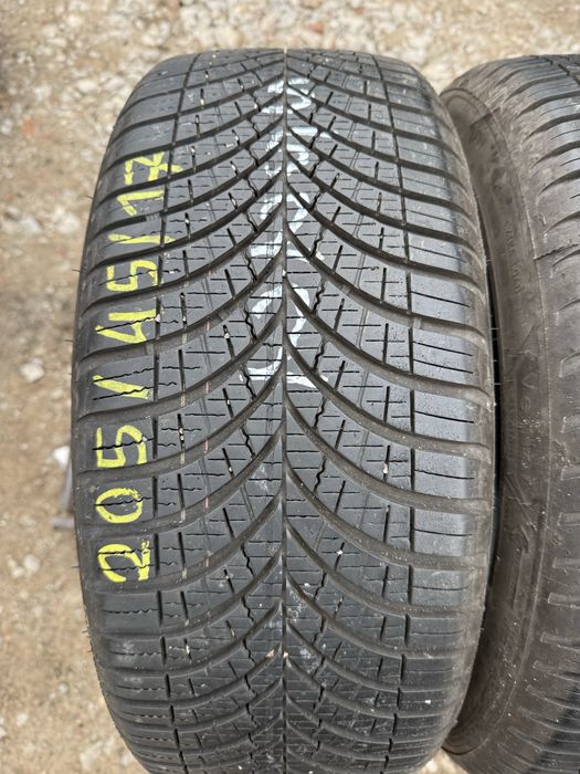 Opony wielosezonowe 205/45/17 Goodyear 2szt 6,5mm 2022r