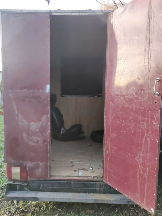 Торговий причіп кіоск, фасфуд, купава, кавярня на колесах і т.д.