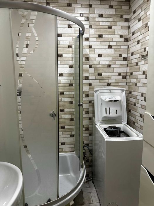 Дуже гарненька квартира в районі Світанка.