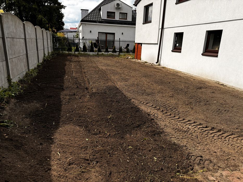 Usługa glebogryzarką separacyjną, przygotowanie pod siew trawy.
