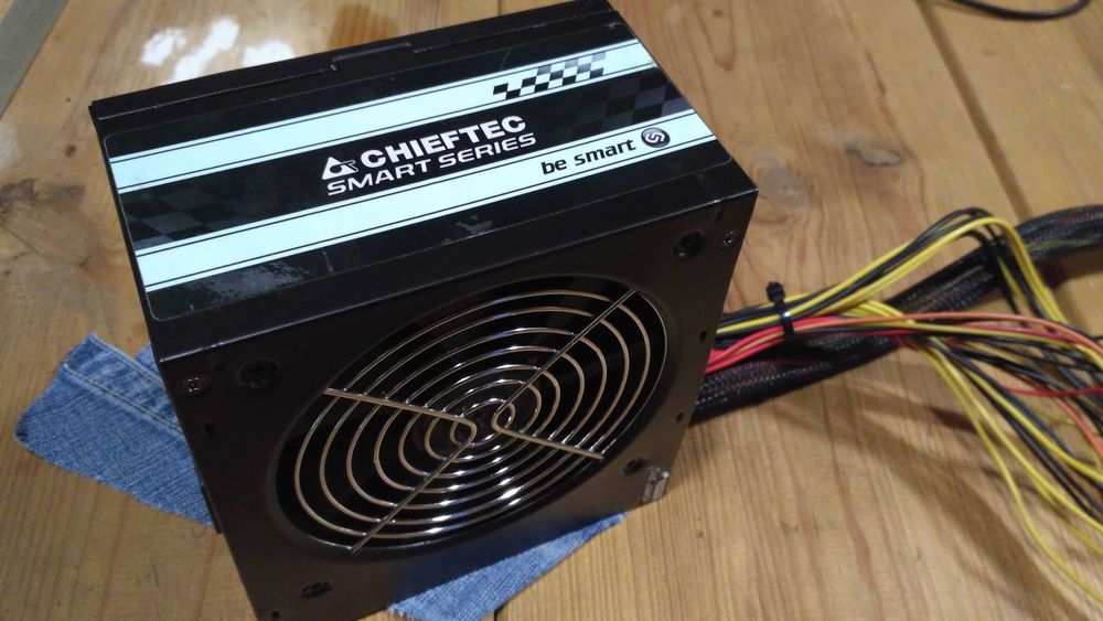 Блок живлення chieftec gps-600a8 не рабочий