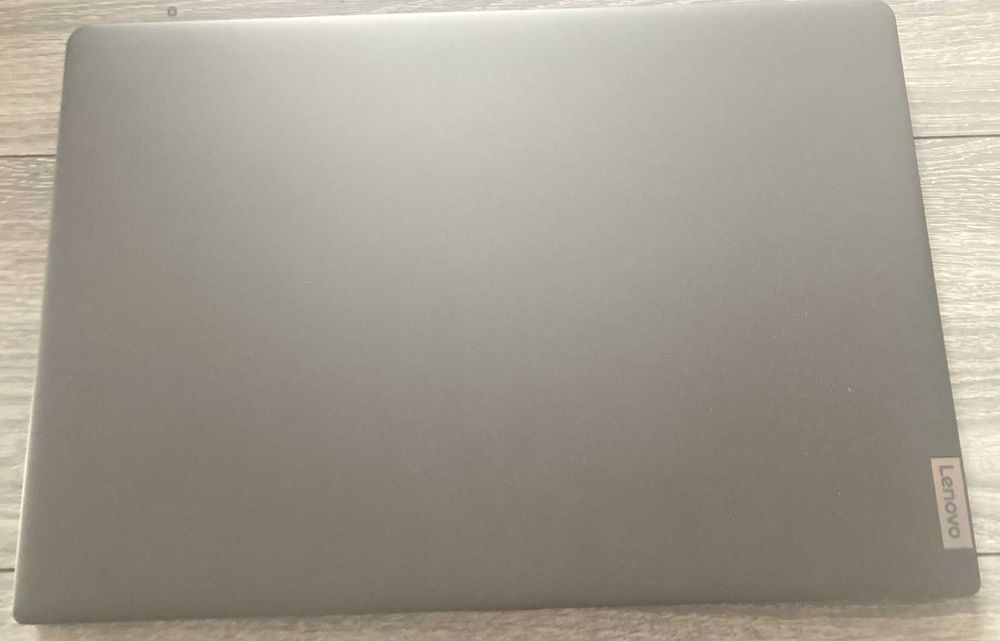 Lenovo V17 G3 IAP i5-1235u 8GB 256GB 17' W11 Gwarancja