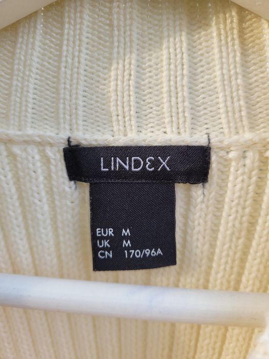 Biały sweter z półgolfem