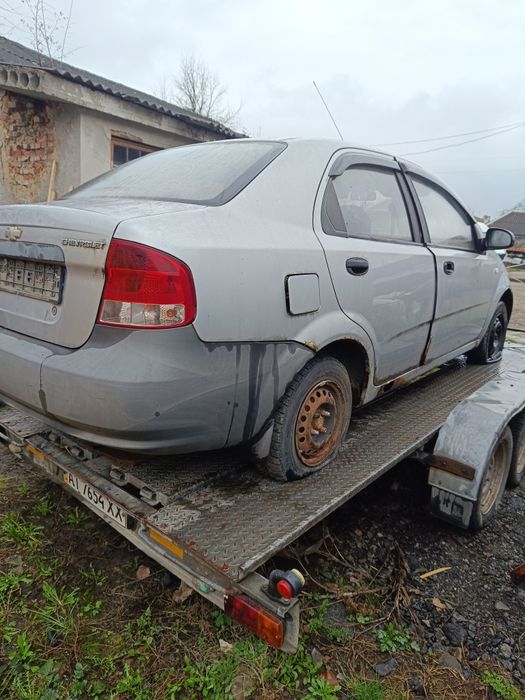 Продам бампер,Шевроле