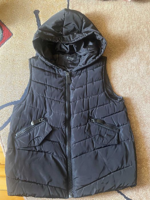 Продам жилет розмір м-л жилетка