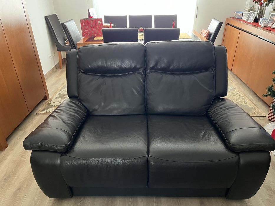 Sofá 2 lugares Chateaux d’Ax como novo em pele de cor preta