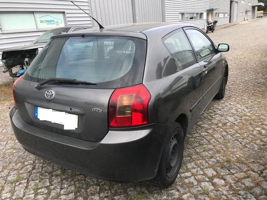 Toyota Corolla 2.0 D-4D Van 2002 - Para Peças