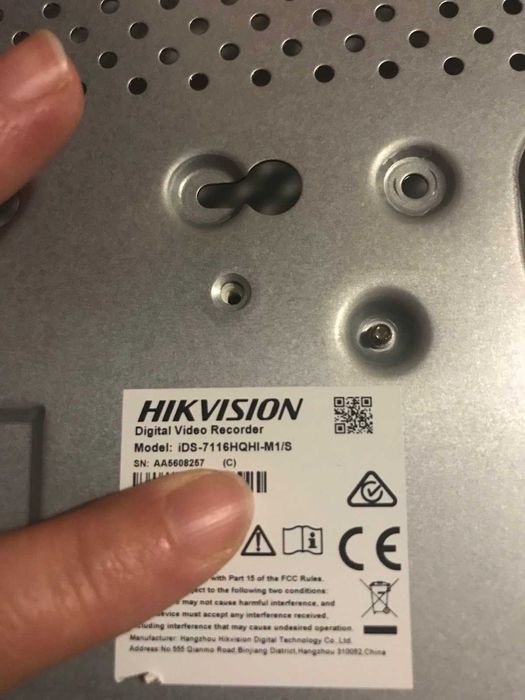 16-канальний гібридний відеореєстратор DVR Hikvision iDS-7116HQHI-M1/S