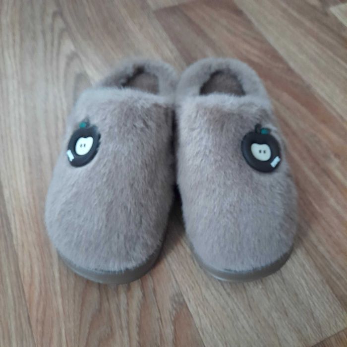 Тапочки тёплые домашние.