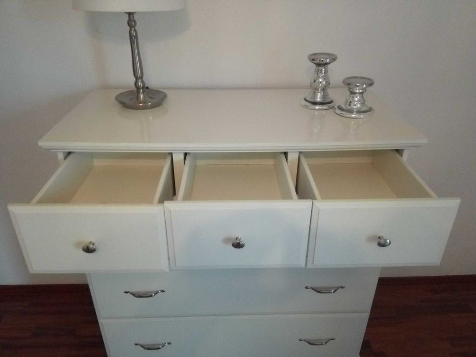 Cómoda de quarto Ikea