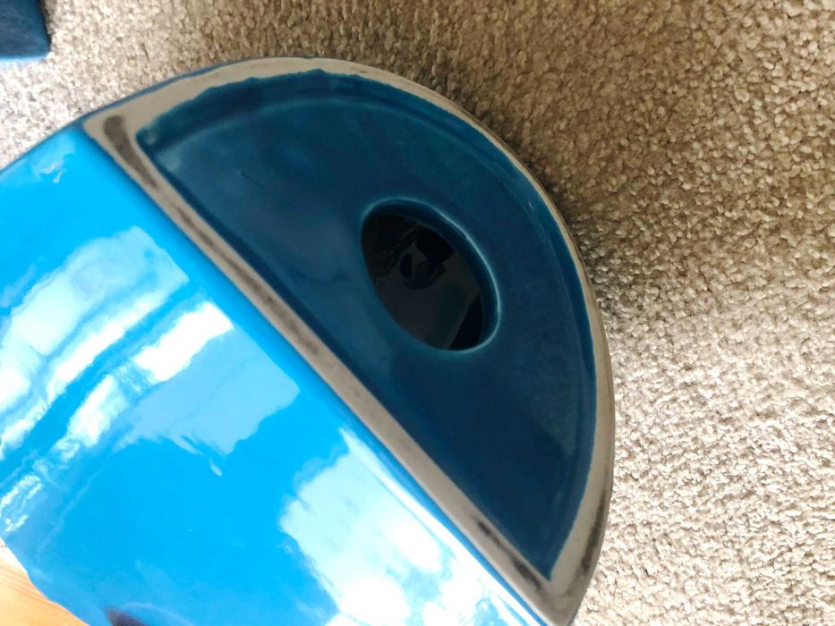 2 unidades de peças decorativas em loiça para segurar livros