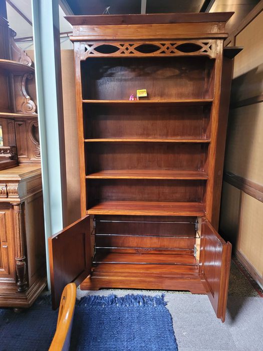 Estante em madeira maciça - óptimo estado