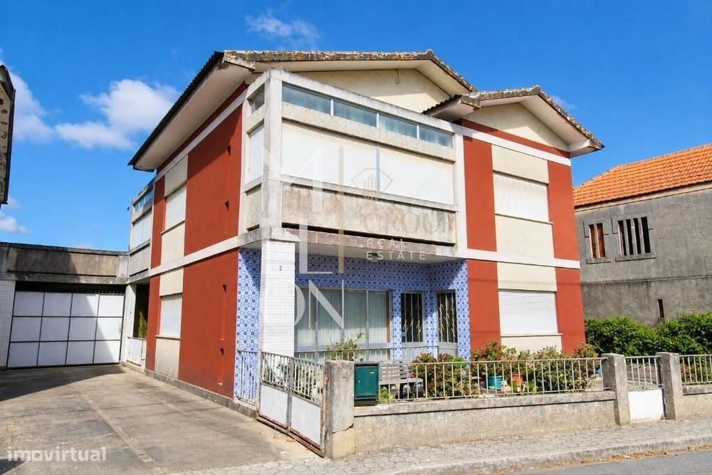 Moradia T5 Em Bustos | Lote De 2.050 M² | Oliveira Do Bairro