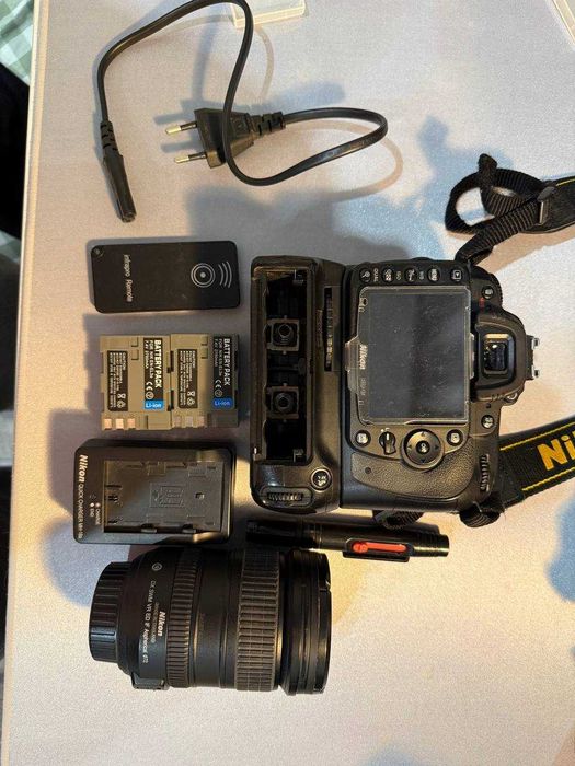 Nikon D90 з PRO сумкою, доп аккумулятором, спалах зовнішній 2 шт