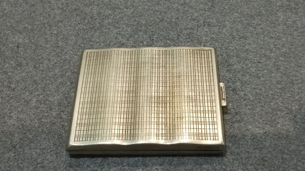 Stara papierośnica posrebrzana sygnowana