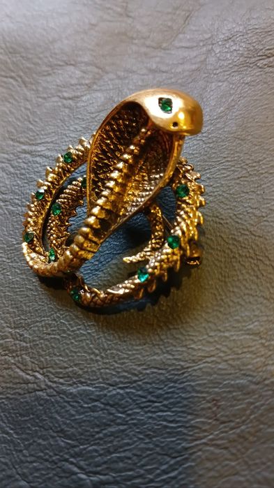 Булавка шпилькакобра