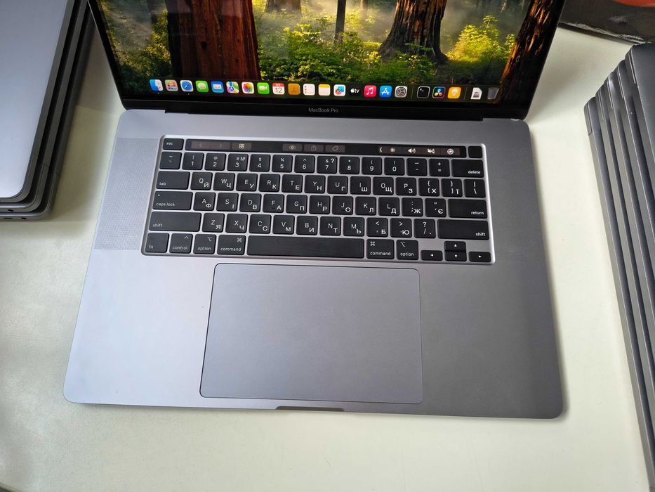 Акція Apple MacBook pro A2141 (Core i7-9750H/32Gb-DDR4-500Gb-SSD)