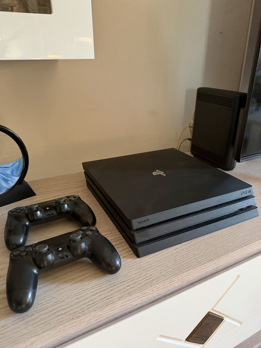 PS4 pro + 2 comandos
