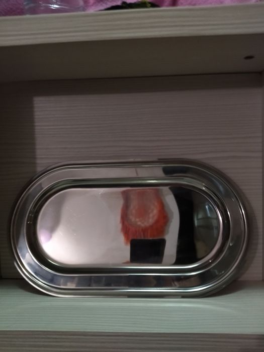 Bandeja com leiteira e açucareiro