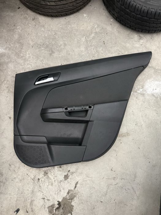 Forra / Painel de Porta Traseira Direita Opel Astra H