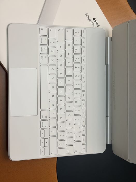 Apple Magic Keyboard para iPad Air de 13”