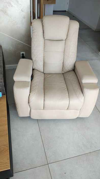 Fotel z masażem elektrycznym rozkładany wypoczynkowy  beżowy  AKOP