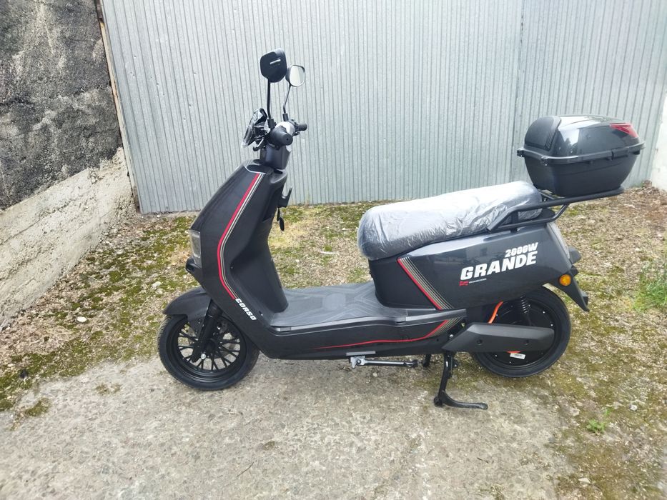 Електроскутер Corso Grande 2000W 72V35 Ah.