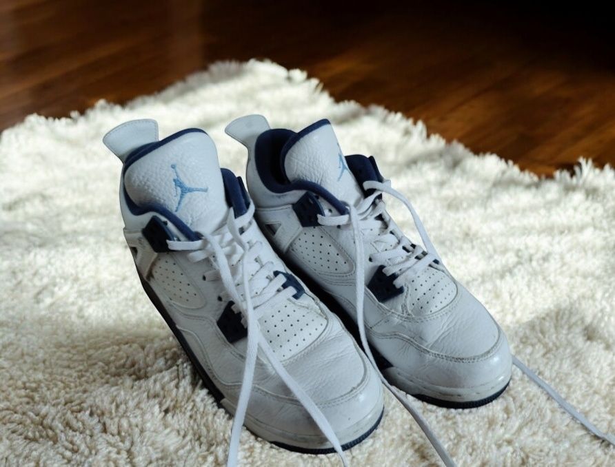 Buty kolekcjonerskie Air Jordan 4 Retro r 38,5 białe skórzane