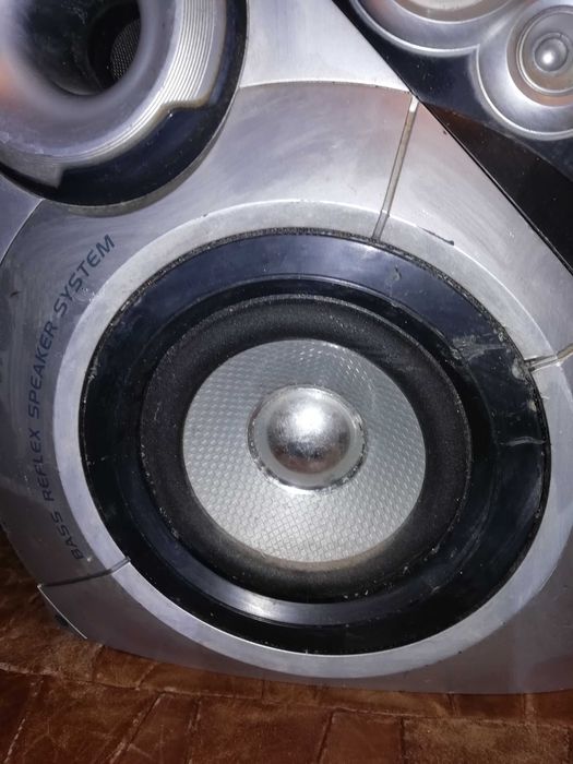 Kolumna głośnikowa używana grająca