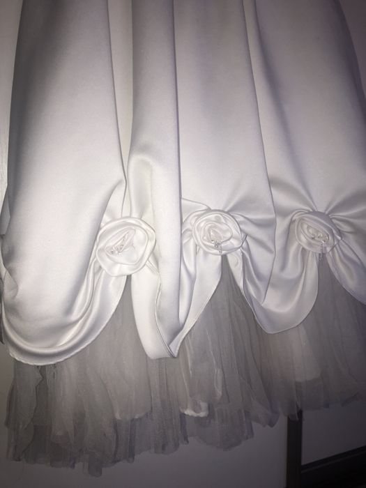 Piękna biała sukienka komunijna