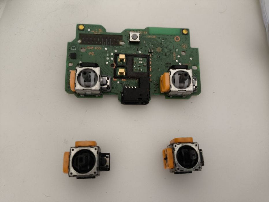 Comando DualShock 4 – Analógicos Hall Effect